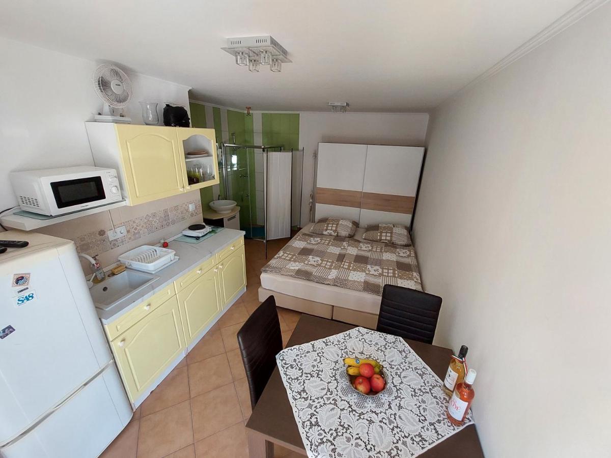 Pol-Lak Apartment Szolosgyorok Екстериор снимка
