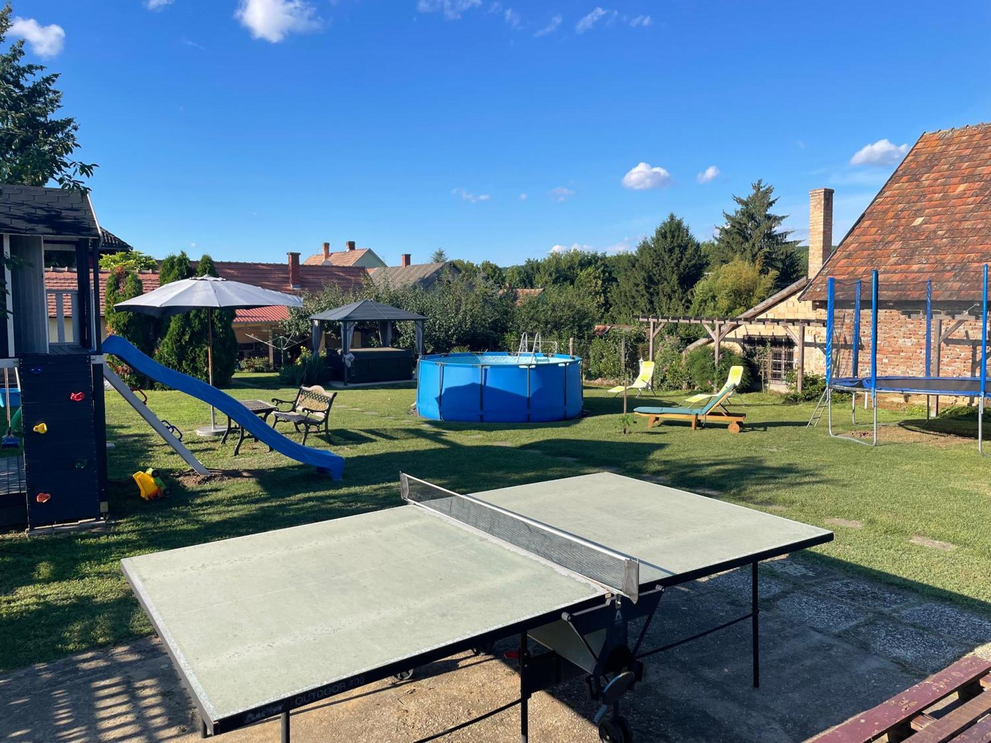 Pol-Lak Apartment Szolosgyorok Екстериор снимка